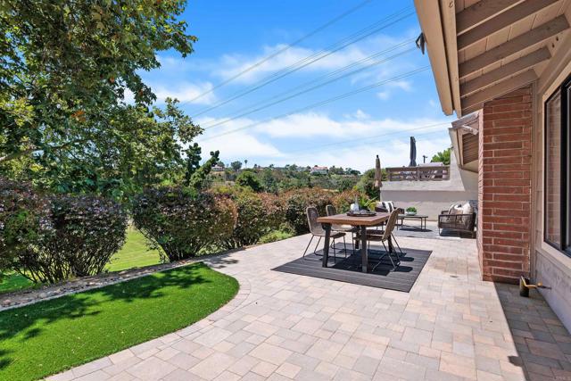 155 Mexicali Court, Solana Beach CA: https://media.crmls.org/mediaz/b1820798-ca5a-4a7d-b567-a5725f021834.jpg