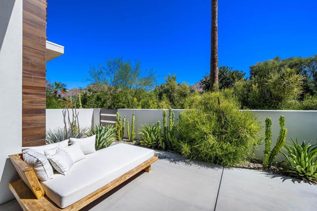 75690 Fairway Drive, Indian Wells CA: https://media.crmls.org/mediaz/b18224aa-8363-4189-81f0-fb5051a98998.jpg