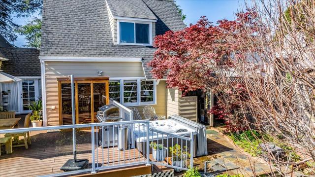 Image 42 of 75 For 819 Holly Road