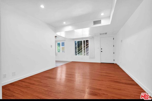 10235 S 10th Avenue, Inglewood CA: https://media.crmls.org/mediaz/b18392a1-9a31-4f02-a833-23ae8103b06a.jpg