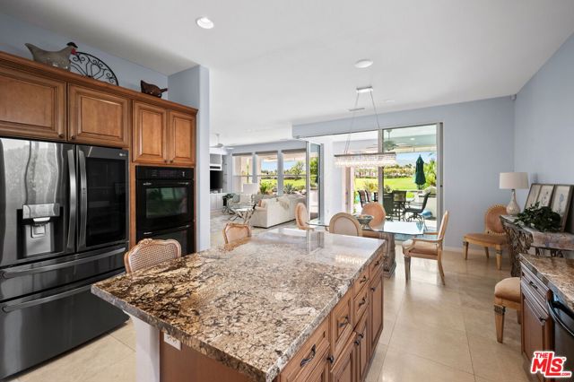 56645 Mountain, La Quinta CA: https://media.crmls.org/mediaz/b183d068-7533-49f3-b853-65b4d6ec00b6.jpg