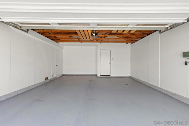 10785 Chinon Circle, San Diego CA: https://media.crmls.org/mediaz/b186da74-5130-4f90-b965-9ca55caed761.jpg