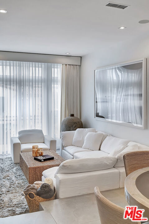 6442 Lunita Road, Malibu CA: https://media.crmls.org/mediaz/b186e669-77bf-4f6c-a33f-025f3a5101d2.jpg