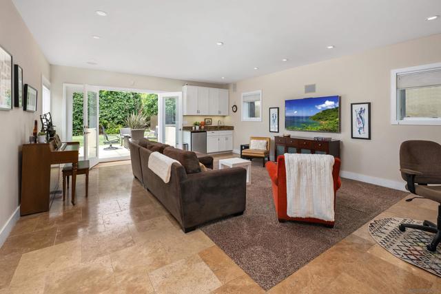 4336 Hill St, San Diego CA: https://media.crmls.org/mediaz/b1877d1f-aa9a-4db1-88db-1093b021db6f.jpg