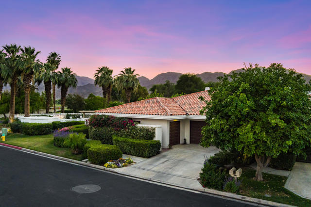 55197 Southern, La Quinta CA: https://media.crmls.org/mediaz/b187bc5b-6ed7-4768-90ff-4449dde0a047.jpg