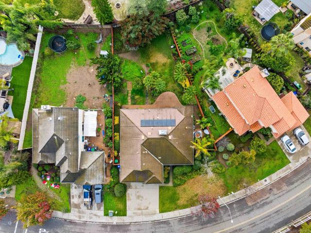 5761 Spur Ave, Oceanside CA: https://media.crmls.org/mediaz/b187c8b1-92ff-4933-8749-ed461a6a7a90.jpg