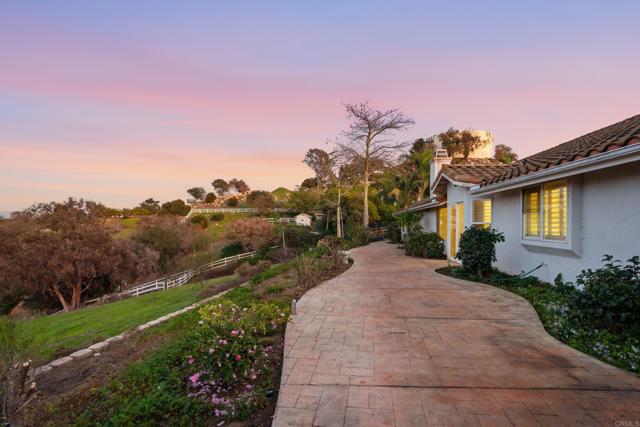 Detail Gallery Image 3 of 31 For 2449 Trails End, Fallbrook,  CA 92028 - 4 Beds | 3 Baths