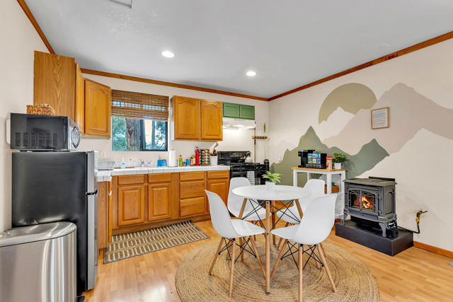 53962 Marian View Drive, Idyllwild CA: https://media.crmls.org/mediaz/b1883c7f-6e70-4f05-b75e-6f801dedecd6.jpg
