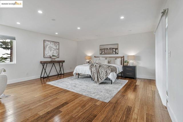 7900 Michigan Ave, Oakland CA: https://media.crmls.org/mediaz/b188ad39-a661-4f7c-9f97-e85af41efa7d.jpg