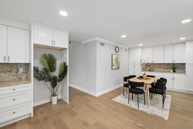 12866 SUMMERFIELD LN, Poway CA: https://media.crmls.org/mediaz/b188d5e0-123f-4330-8022-837741c224b7.jpg