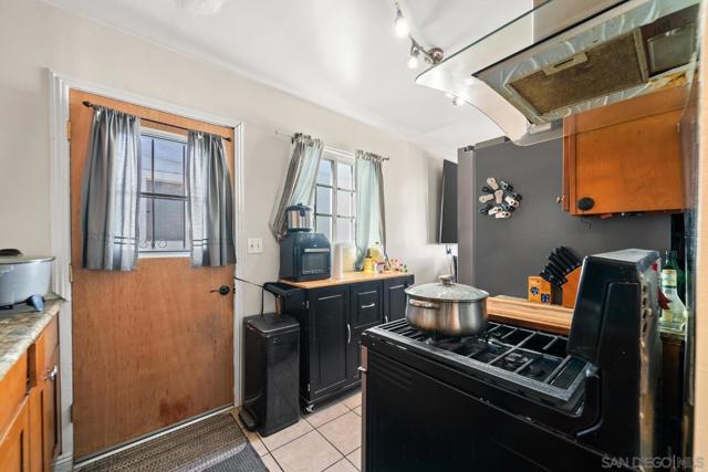 4015 Boston Ave, San Diego CA: https://media.crmls.org/mediaz/b1891bf6-850c-482c-afe3-cf34239ab7a7.jpg