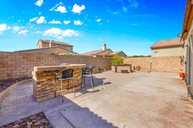 Image 34 of 48 For 84186 Canzone Drive