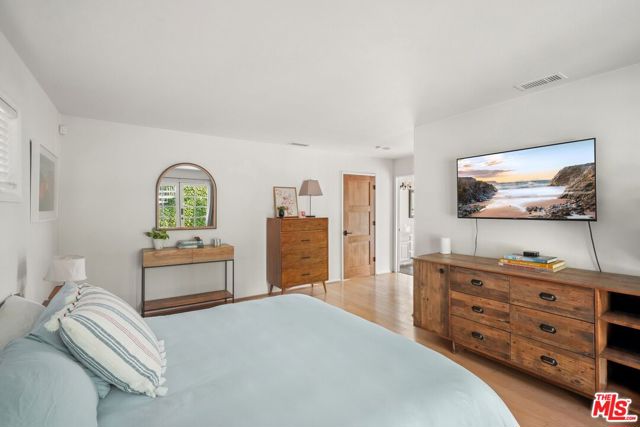 3418 Dorothy Road, Topanga CA: https://media.crmls.org/mediaz/b1892282-e007-422f-b69f-dd75609d7a67.jpg