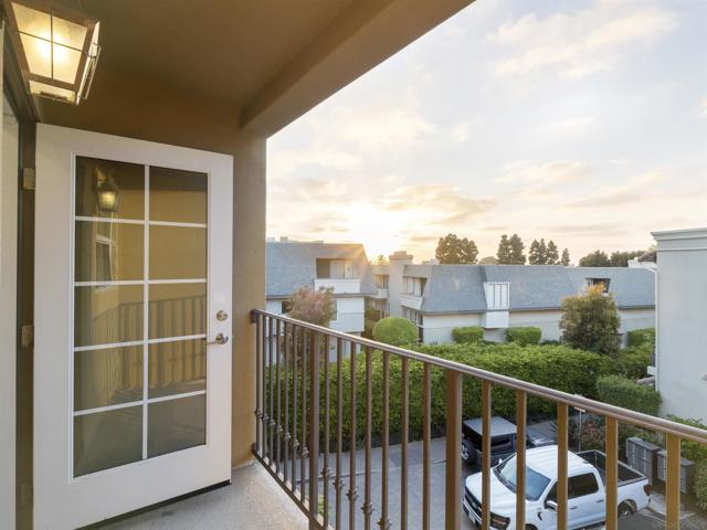 2400 Torrey Pines Rd, La Jolla CA: https://media.crmls.org/mediaz/b1895cb7-f946-4385-9553-904641783a6b.jpg