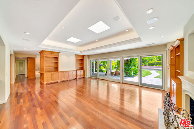 1100 Rodeo Road, Arcadia CA: https://media.crmls.org/mediaz/b189d20f-633b-40db-bbe8-57de7ac84c75.jpg