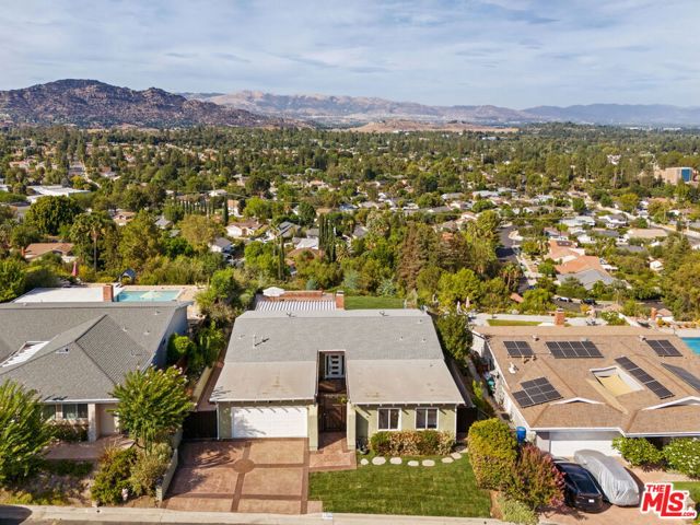 23699 Sandalwood Street, West Hills CA: https://media.crmls.org/mediaz/b18a02dc-8c52-4518-8e68-a9aec0f58729.jpg