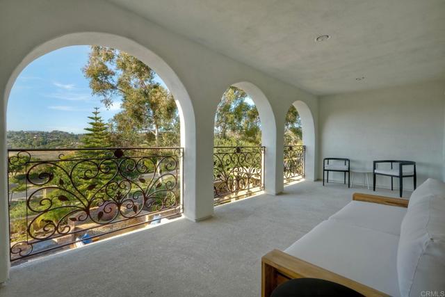 14317 Salida Del Sol, San Diego CA: https://media.crmls.org/mediaz/b18a1355-afa4-4bdf-bcef-b0d755b2dabc.jpg