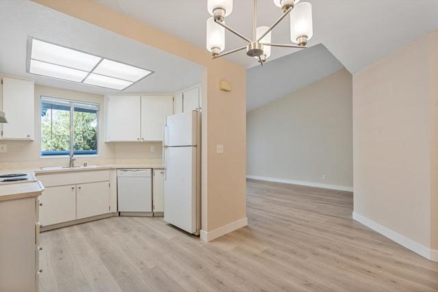 331 Shadow Run Drive, San Jose CA: https://media.crmls.org/mediaz/b18a8f30-3e82-45ae-a2d6-eba05385ee57.jpg