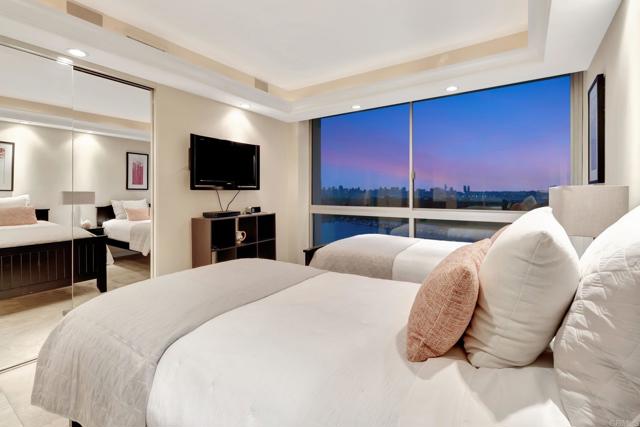 1770 Avenida del Mundo, Coronado CA: https://media.crmls.org/mediaz/b18afda6-241f-4cbf-8af0-2dcc8344fa7b.jpg