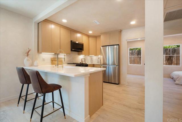 Detail Gallery Image 7 of 20 For 2328 Myrtle Ave, San Diego,  CA 92104 - 2 Beds | 1 Baths