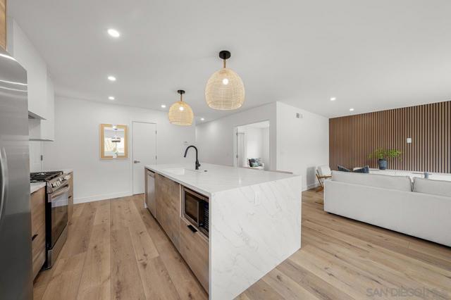 3297 Ashford, San Diego CA: https://media.crmls.org/mediaz/b18c0dcb-f419-4f3c-b99d-49419e891df3.jpg