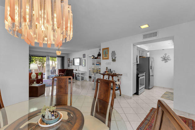 Image 10 of 35 For 2180 Palm Canyon Drive 34