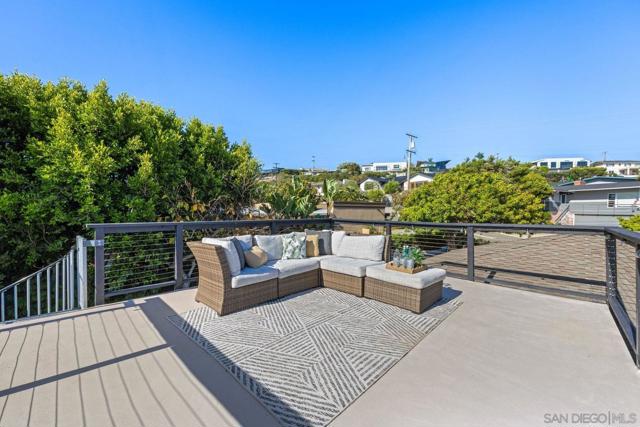 896 La Jolla Rancho Road, La Jolla CA: https://media.crmls.org/mediaz/b18c5b0a-3e99-4add-9449-06842c93edc7.jpg