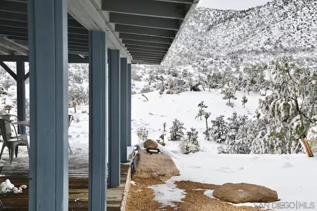 48311 Burns Canyon Rd, Pioneertown CA: https://media.crmls.org/mediaz/b18d4152-7c8e-4618-b003-a5b4fe0c367f.jpg