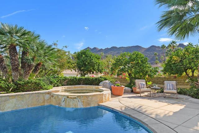 49260 Jfk Trail, Palm Desert CA: https://media.crmls.org/mediaz/b18e0f63-7790-40ba-91cd-ee1237e9ca31.jpg