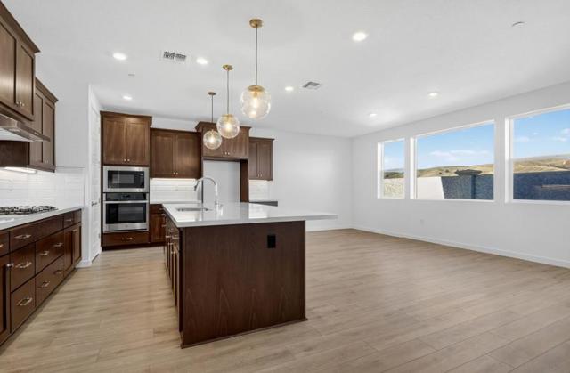 6012 Big Sky Drive, Fairfield CA: https://media.crmls.org/mediaz/b18e621f-7402-4fe4-8b3a-2a45310c1540.jpg