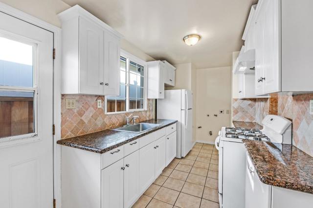 Image 9 of 19 For 2280 Glen Way