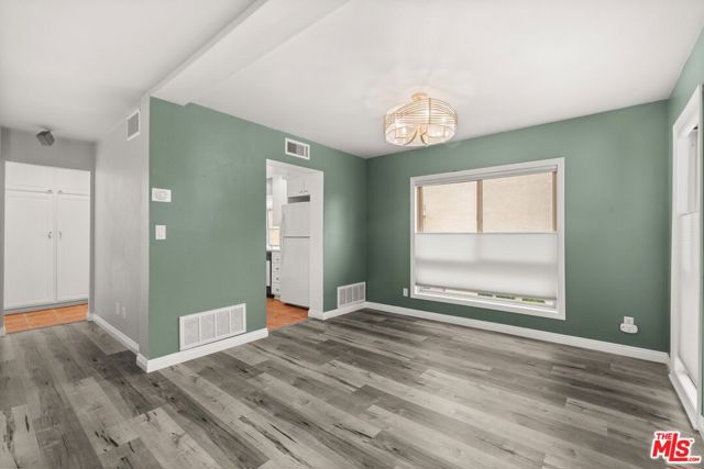 5245 Coldwater Canyon Avenue, Sherman Oaks CA: https://media.crmls.org/mediaz/b18e90c9-fbbb-48dc-80be-178988a3a206.jpg