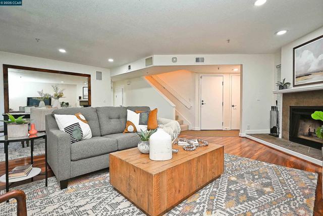 3279 Mt Diablo Court, Lafayette CA: https://media.crmls.org/mediaz/b18eaf87-d5eb-4d1d-9823-1c4ec54ff4bf.jpg
