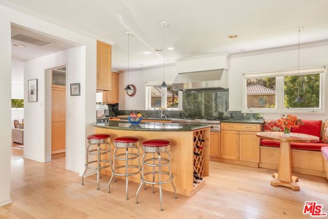 3276 Mandeville Canyon Road, Los Angeles CA: https://media.crmls.org/mediaz/b18fe852-d303-4169-9e9c-1cce87a39318.jpg