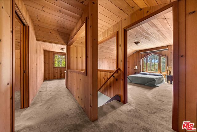 1060 Tremonto Road, Santa Barbara CA: https://media.crmls.org/mediaz/b1904e83-8356-4cb8-8e73-322d759c9523.jpg