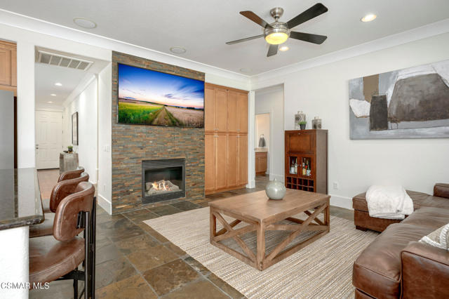 650 Astera Court, Newbury Park CA: https://media.crmls.org/mediaz/b19074d1-c92b-4c3b-b7ae-2167b64d3a2f.jpg