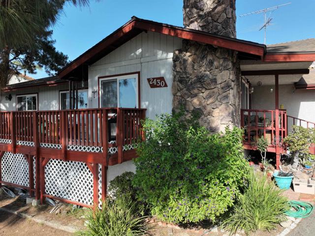 Detail Gallery Image 12 of 57 For 2430 Sunflower Ter, Vista,  CA 92083 - 3 Beds | 2 Baths