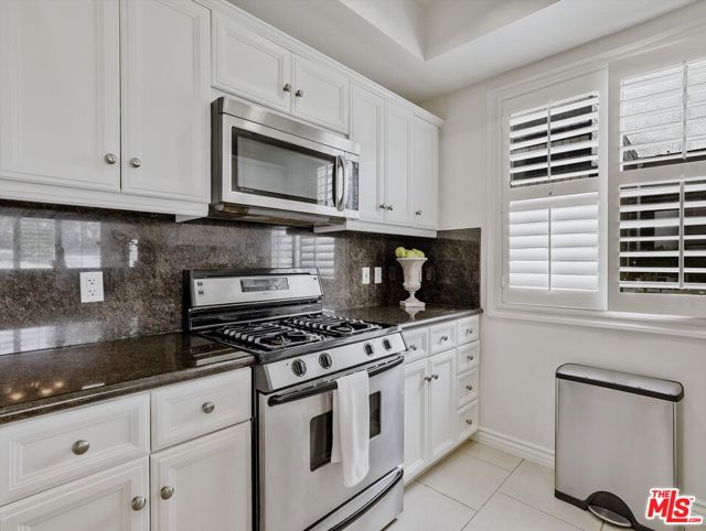 320 S Willaman Drive, Los Angeles CA: https://media.crmls.org/mediaz/b190fe75-e424-455f-8023-1a45ae7681e3.jpg
