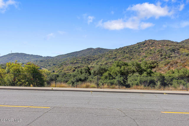 139 Los Padres Drive, Westlake Village CA: https://media.crmls.org/mediaz/b1913be1-6192-44da-aa5d-ac78a5456a6d.jpg