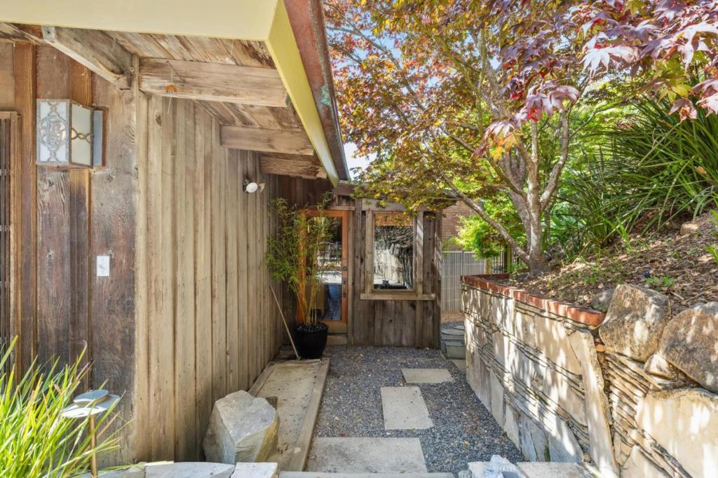 MLS #ML82005863 image #16