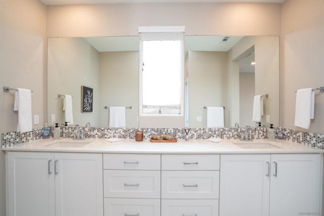 2078 Bluestone Cir, Chula Vista CA: https://media.crmls.org/mediaz/b1915dab-b697-456e-a378-a1055fcf97df.jpg