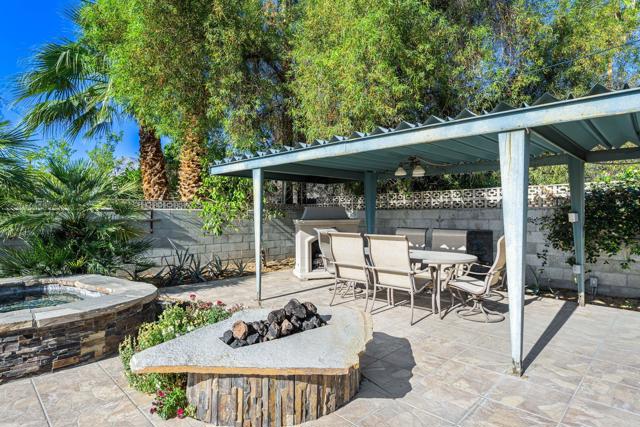 69895 Papaya Lane, Cathedral City CA: https://media.crmls.org/mediaz/b191e633-1ce9-4652-aba7-c66f5db06496.jpg