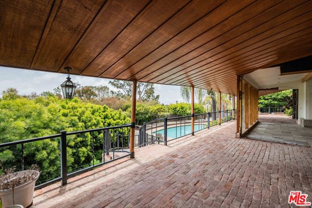 Image 11 of 20 For 560 Tigertail Road