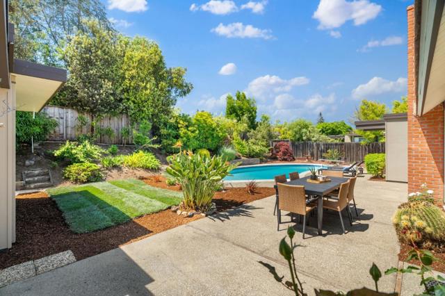 802 Allison Way, Sunnyvale CA: https://media.crmls.org/mediaz/b19301b0-5458-420e-8a68-3bdab6228a17.jpg