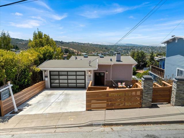 45 Shelford Avenue, San Carlos CA: https://media.crmls.org/mediaz/b193902e-2764-45f6-98e8-dc8121704a78.jpg