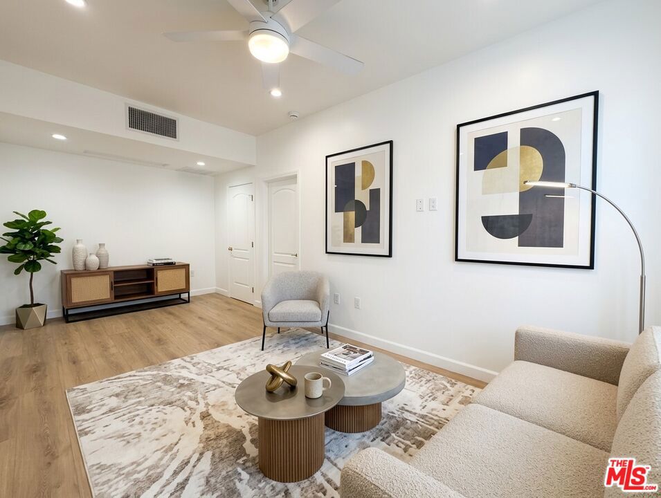 1/2 N Mccadden Place