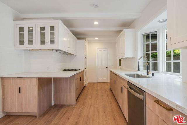 426 Georgina Avenue photo 4