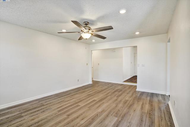 3432 Barmouth Dr, Antioch CA: https://media.crmls.org/mediaz/b1952928-3bea-43e1-bce4-a0238078dfb0.jpg