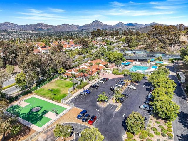 12132 Royal Birkdale Row Unit 104E, San Diego CA: https://media.crmls.org/mediaz/b1956e4d-efe7-48a8-8211-6137d5a32374.jpg