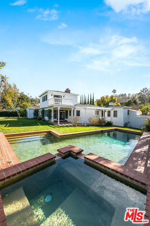 4118 Davana Road, Sherman Oaks CA: https://media.crmls.org/mediaz/b19686e4-9c1e-474e-be24-2ef48d90a448.jpg